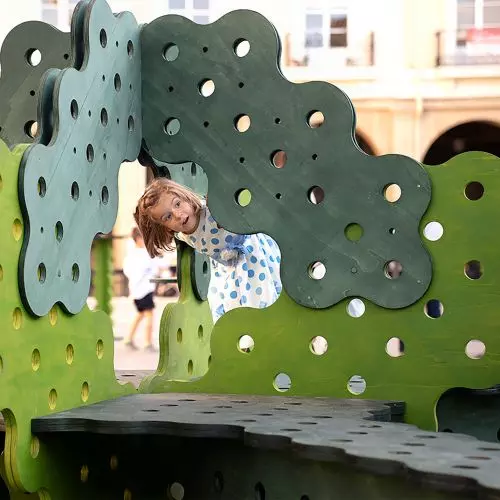 Wielofunkcyjne meble miejskie w formie... roślin! Miejskie Sadzonki projektu pracowni BudCud