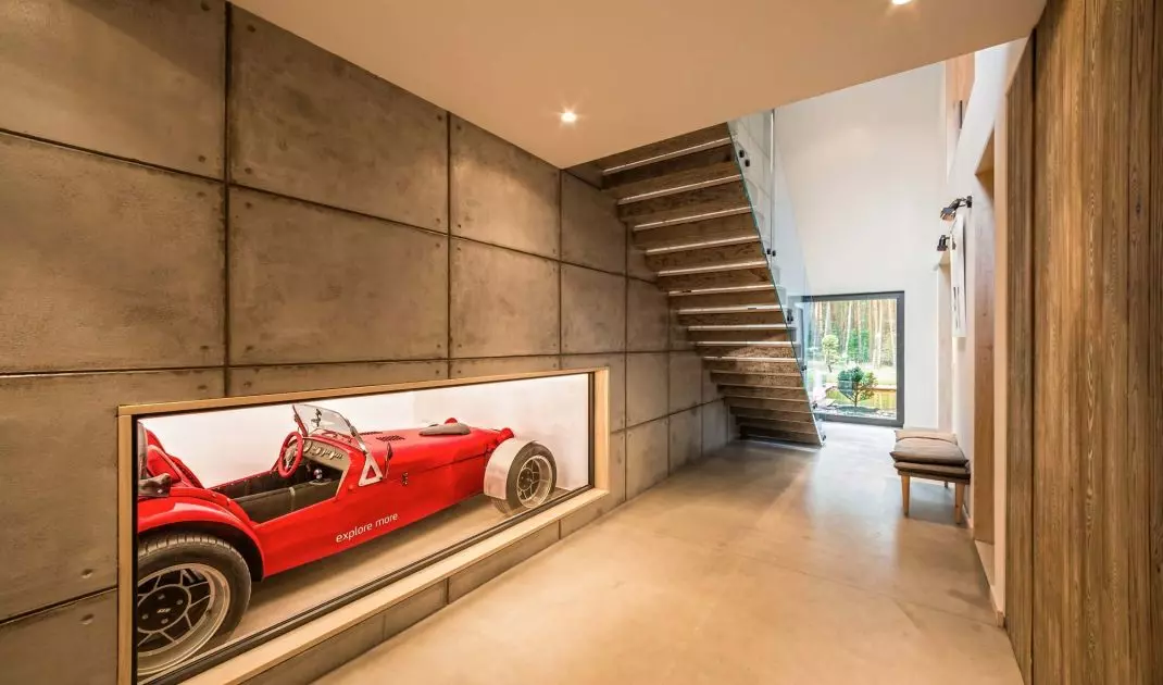 Fence House