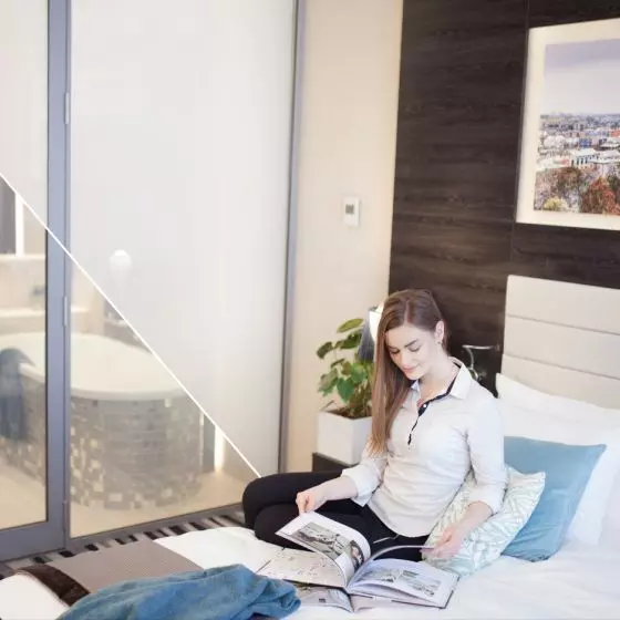 Szkło o zmiennej przezierności PRIVA-LITE®, Hotel Holiday Inn w Dąbrowie Górniczej