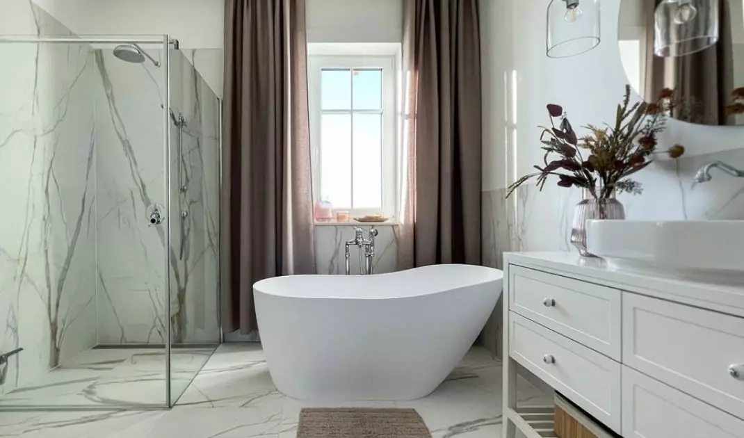 Bathroom in marble