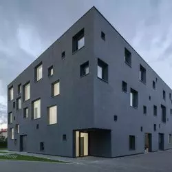 budynek produkcyjno-magazynowy projektu 77STUDIO architektury