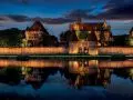 Iluminacja murów zamku w Malborku