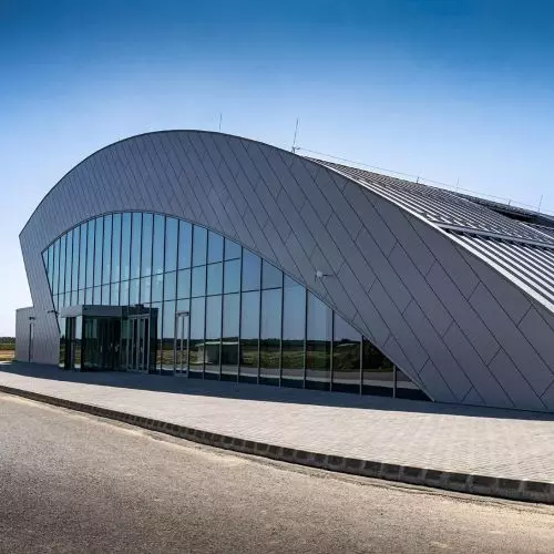 Architektoniczne systemy fasadowe Kingspan – światowej klasy, nowoczesne rozwiązania architektoniczne