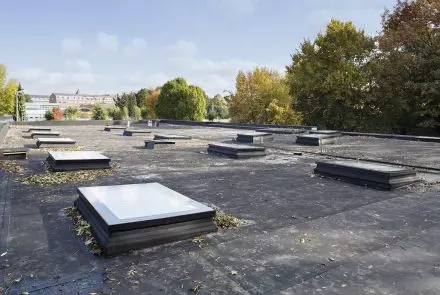 Okna do dachów płaskich typu F
