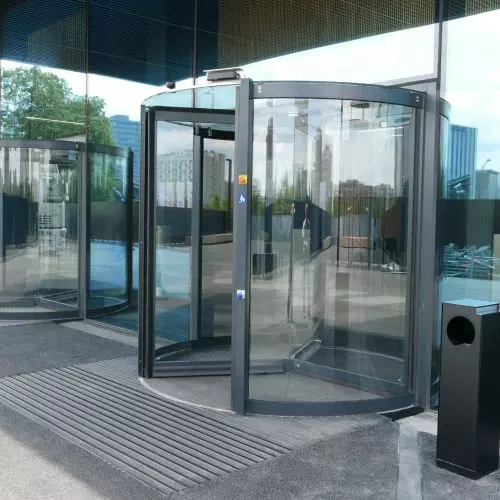 Systemy czyszczące obuwie Bela – najważniejsze parametry mat aluminiowych