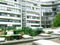 C. Bechstein Klavierstudio oddział Düsseldorf gdzie produkt użytkowy komponuje się z architekturą obiektu