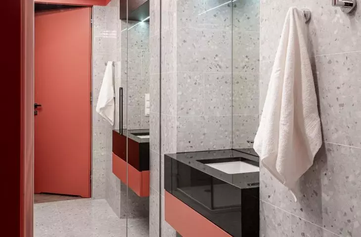 Bathroom with intense color