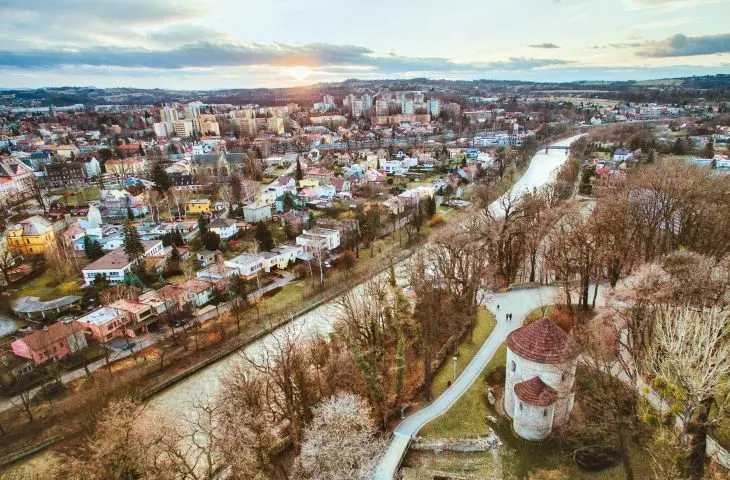 Dual-city Cieszyn. Polish, Czech, shared?
