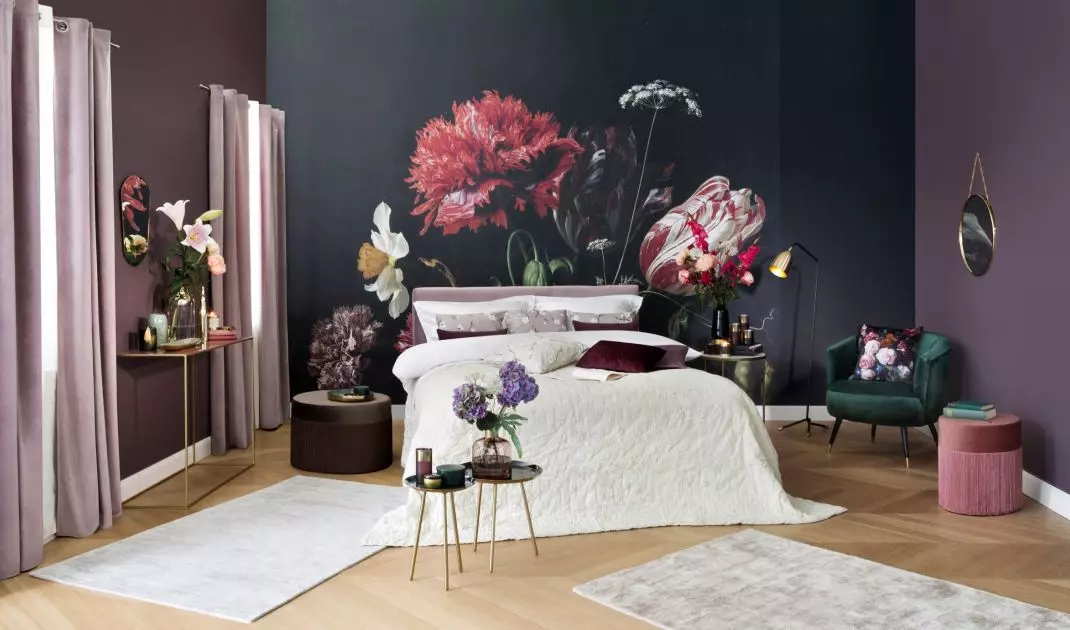 Dark Elegance Interior