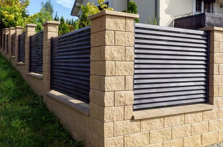 Ogrodzenie łupane GORC® de Luxe GL22, kremowe