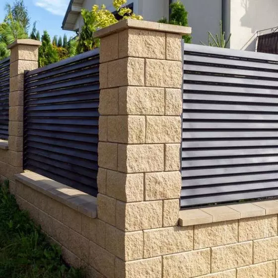 Ogrodzenie łupane GORC® de Luxe GL22, kremowe