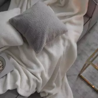 Wełna bouclé i futro teddy