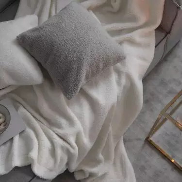 Wełna bouclé i futro teddy