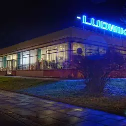 Neon po rekonstrukcji