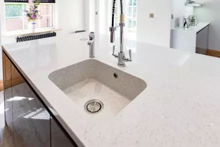 Silestone® seria Stellar, Blanco