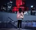 duże metropolie za dnia zapełniają się tysiącami przyjezdnych, którzy nocą opuszczą je i wrócą do swoich miejscowości