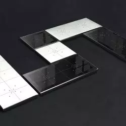 Elegancja zamknięta w szkle – stwórz swój układ domino