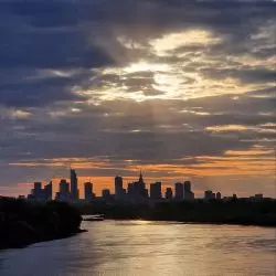 skyline Warszawy — widok z mostu Siekierkowskiego