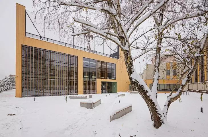A new sports hall in Krakow is now open. The multifunctional roof was designed by elementary school students