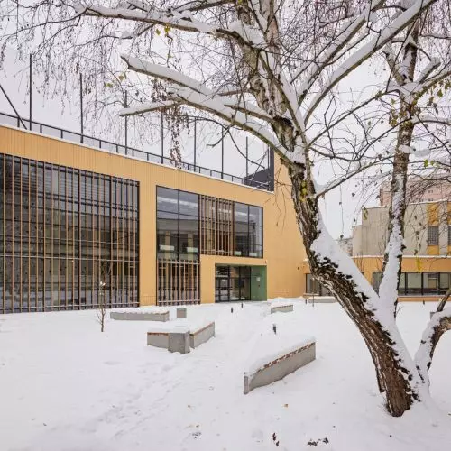 A new sports hall in Krakow is now open. The multifunctional roof was designed by elementary school students