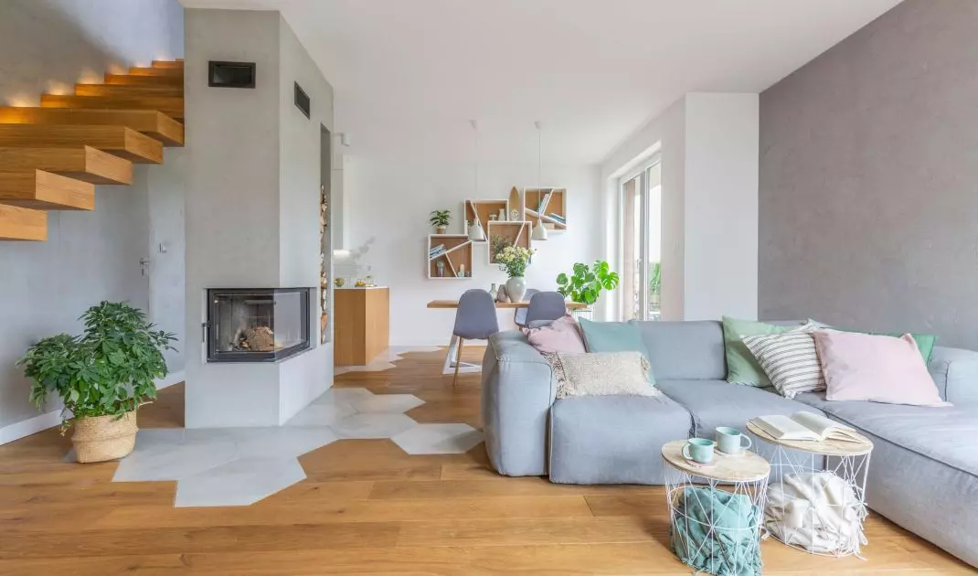 Apartment with hexagonal motifs