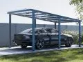 Carport z dachem z poliwęglanu