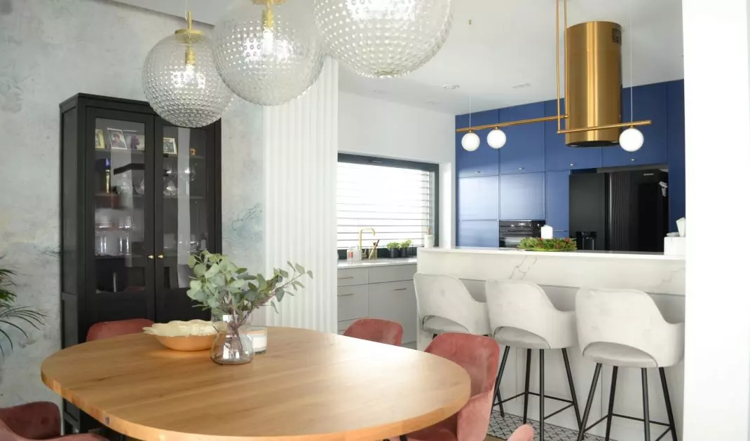 Living area in navy blue