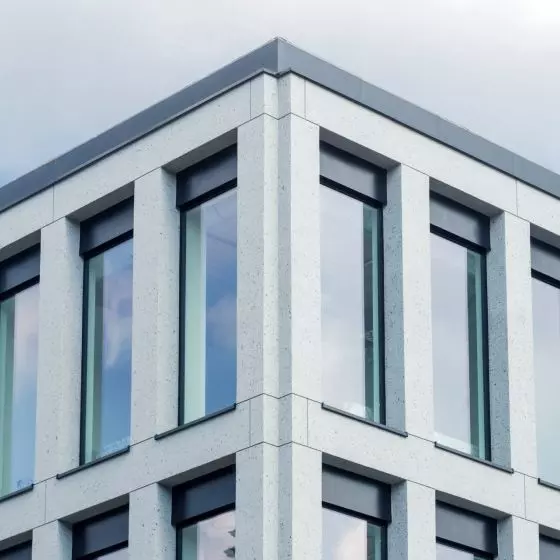 Elewacja z Bolix BETON, kolor snow white