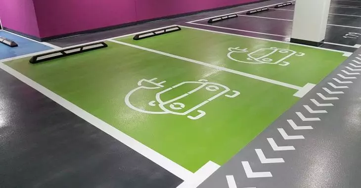 Posadzki Deckshield na nowym parkingu przy Solaris Center