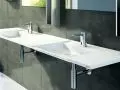 Armatura F5E z umywalkami i akcesoriami EXOS firmy Franke