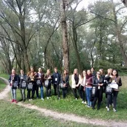 Uczestnicy warsztatów podczas wizji lokalnej