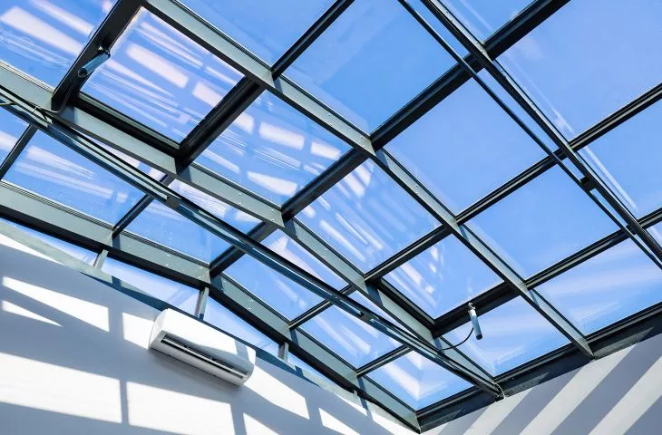 Architektoniczne systemy aluminiowe – zastosowanie w stolarce budowlanej
