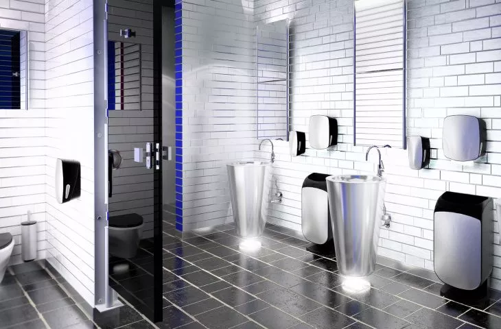 Wyposażenie łazienek w obiektach użyteczności publicznej