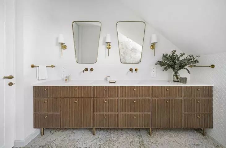 Łazienki łączące styl modern classic i śródziemnomorskie inspiracje
