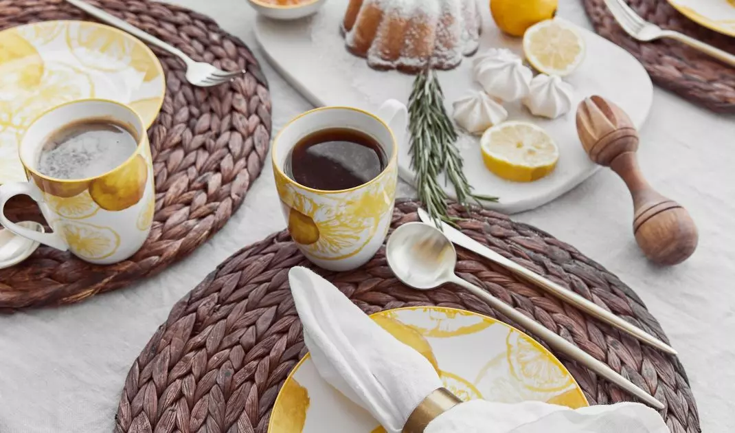 Easter table decoration