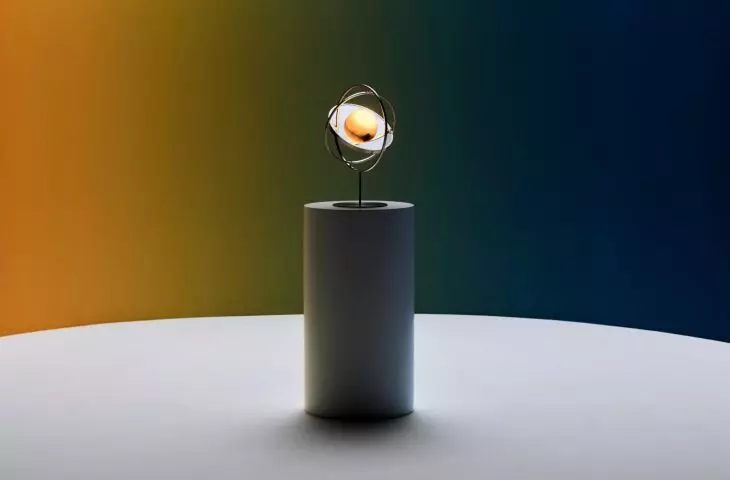 Przełącz się na słońce – lampy zasilane energią słoneczną zaprojektowane przez duńskiego artystę