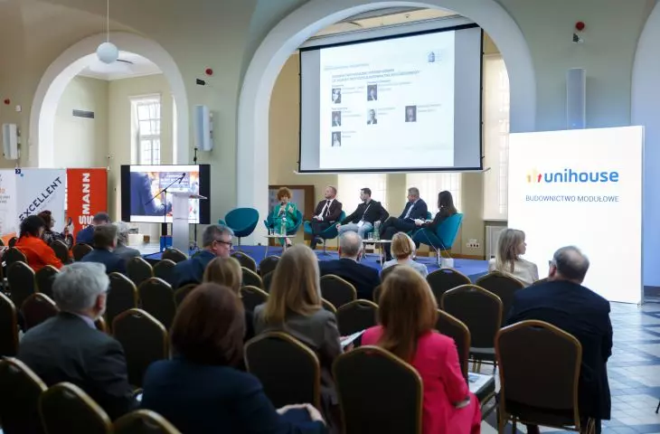 What are the challenges of the housing market? This was discussed in Krakow