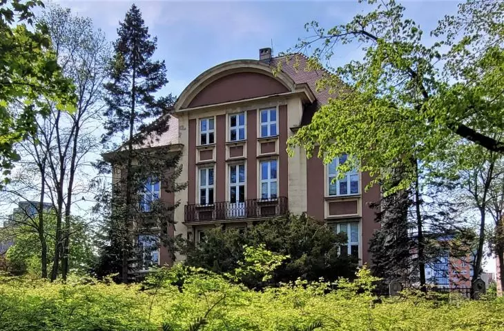 Niewielki budynek, spore wyzwanie. Konkurs na siedzibę dla historyków sztuki z UAM