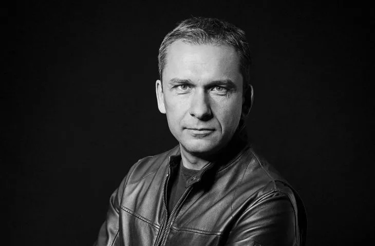 Piotr Nawara – krótko na temat