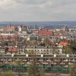 na zdjęciu: Kraków — jedno z miast, które przynajmniej w niektórych częściach aspiruje do bycia miastem 15-minutowym.