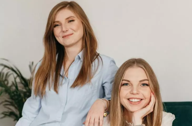 „Uwielbiamy, gdy dom ma możliwość dostosowania się do pory dnia, nastroju czy okazji.”. Anna Baranowska i Joanna Felczuk w cyklu „10 pytań do architekta wnętrz”
