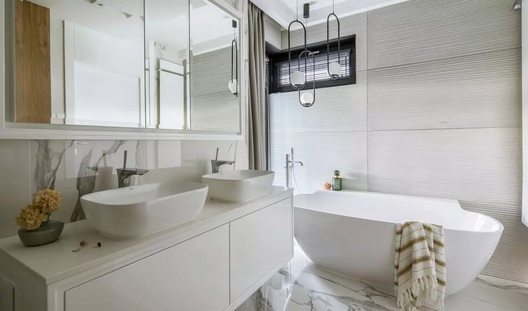 Subtle arrangement of the private area