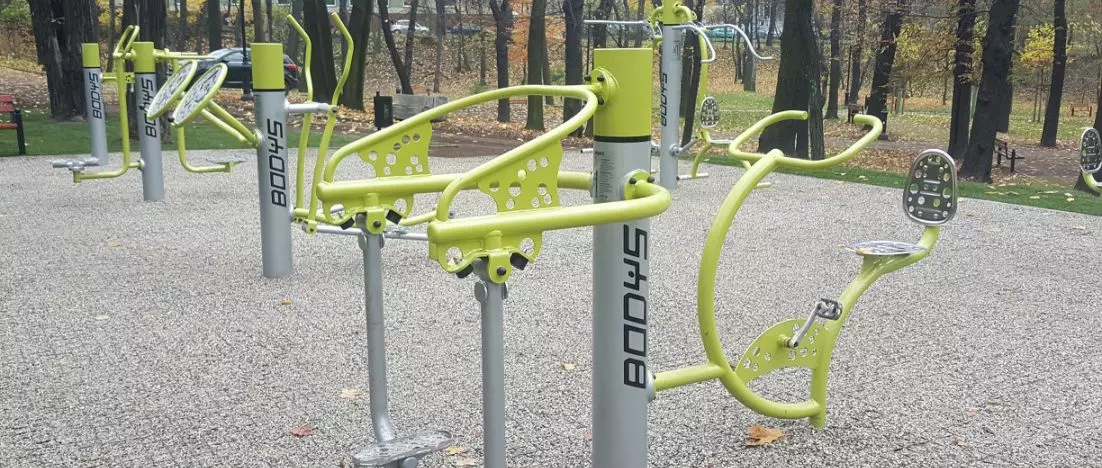 Outdoor exercise equipment