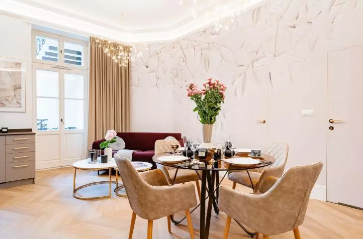 Eklektyczny apartament w historycznej kamienicy