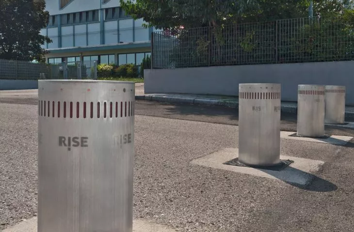 Nowoczesna włoska automatyka do bram. Niezawodne szlabany i słupki automatyczne