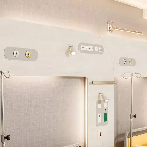 Panele nadłóżkowe INMED – przytulny wystrój nowoczesnych oddziałów szpitalnych