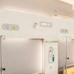 Panele nadłóżkowe MERYcomfort, Samodzielny Publiczny Wojewódzki Szpital Zespolony w Szczecinie, Oddział Geriatryczny