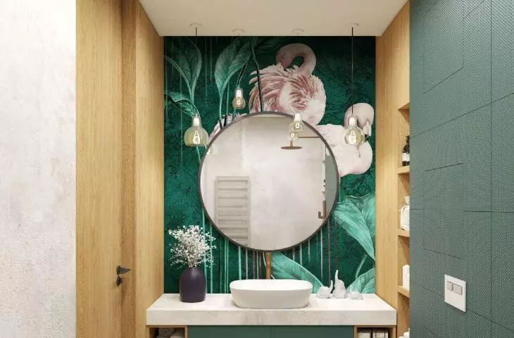 Apartment bathed in greenery