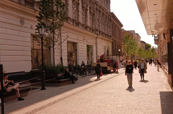 Good or better? The metamorphosis of Krupnicza Street in Krakow has been completed