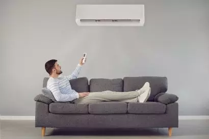 Instalacja klimatyzacji w domu podnosi komfort życia, ale również wartość nieruchomości. Stała temperatura i wilgotność powietrza w domu tworzy zdrowe, przyjazne warunki.